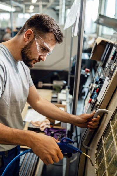 CNC processing workers CNC processing workers